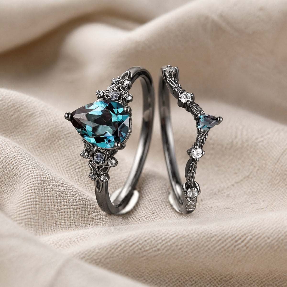 Set de Anillos Negros con Cristal Azul