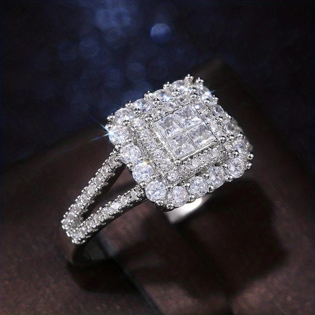 Anillo con Cristal Cuadrado