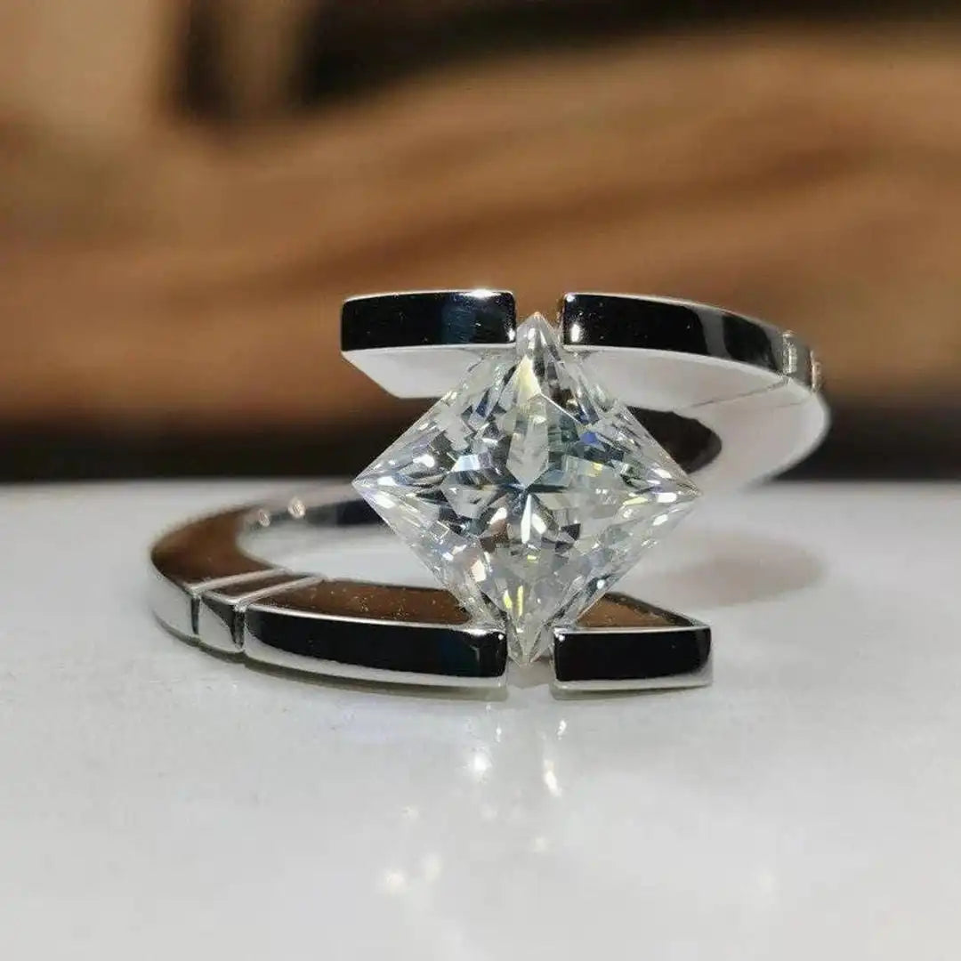 Anillo Abierto Plateado con Cristales