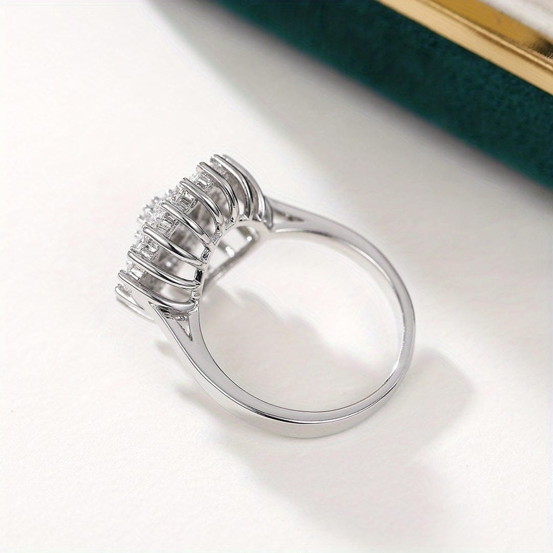 Anillo Halo racimo de cristales