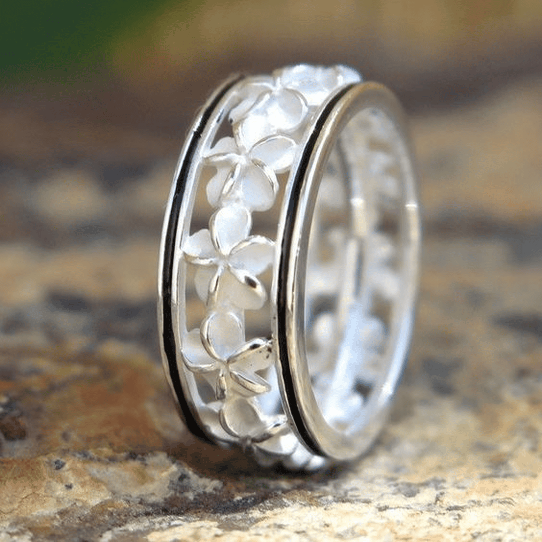 Anillo Flor Blanca Plateado