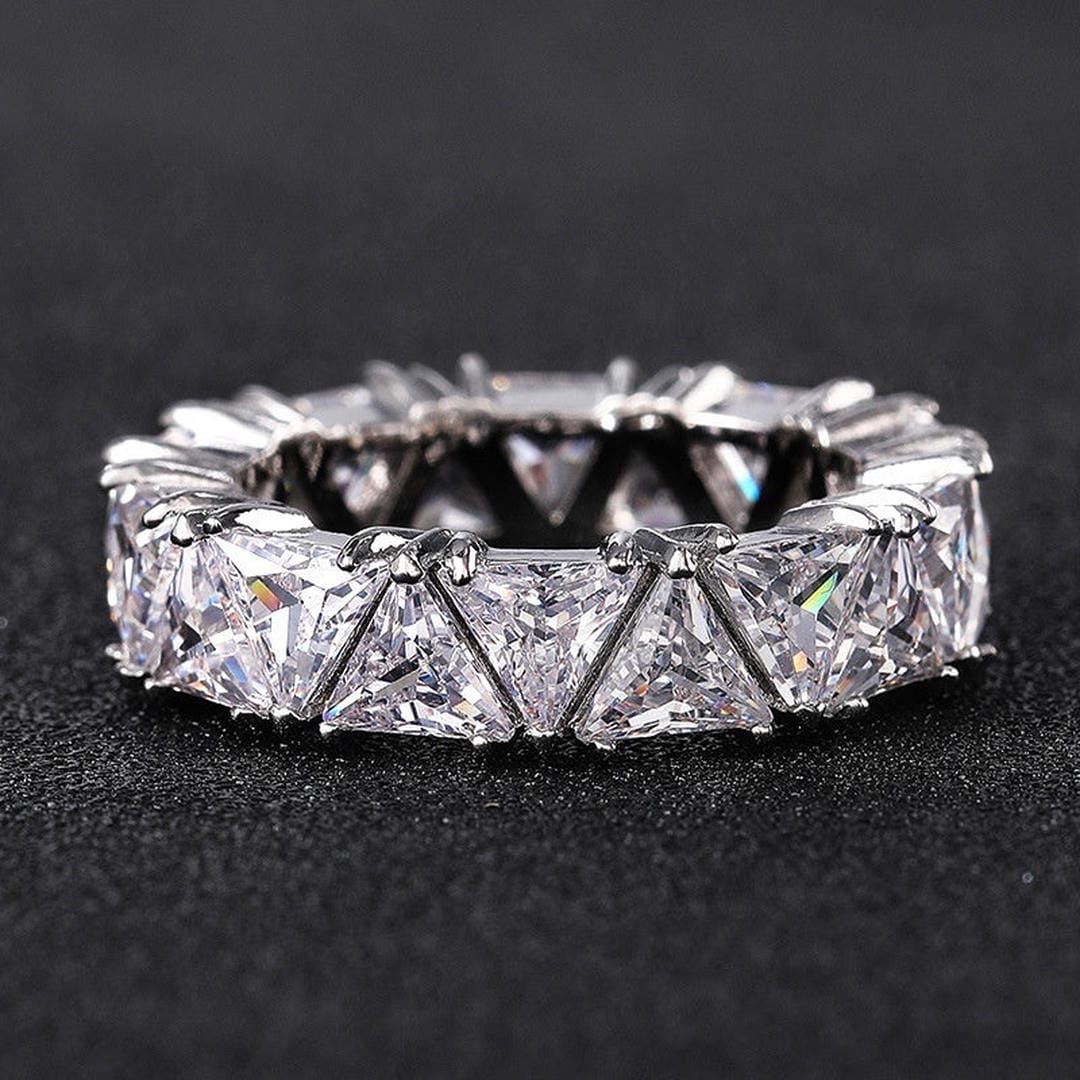 Anillo Vintage con Cristal Triangular
