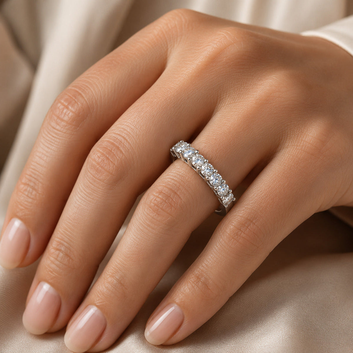 Anillo Vintage con Cristales Incrustados