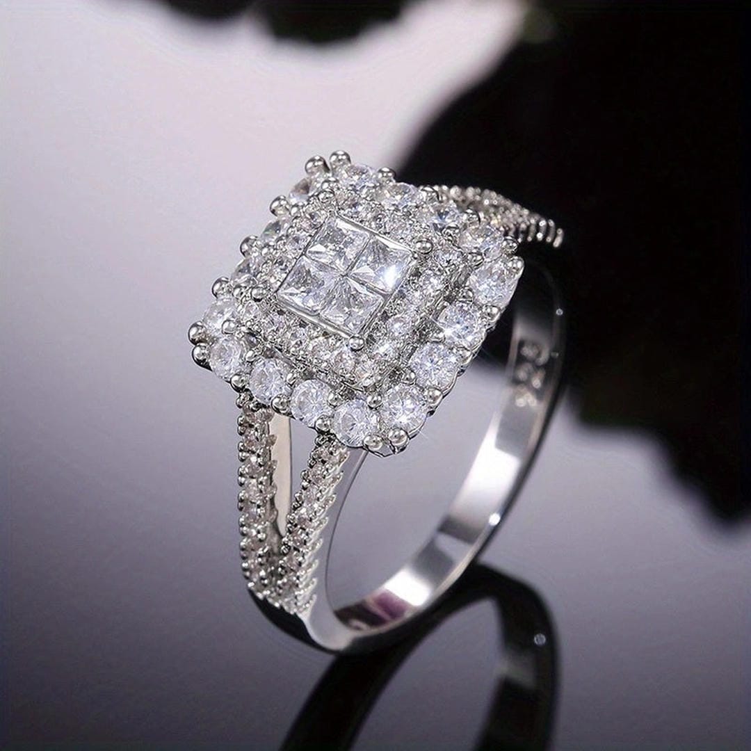 Anillo con Cristal Cuadrado
